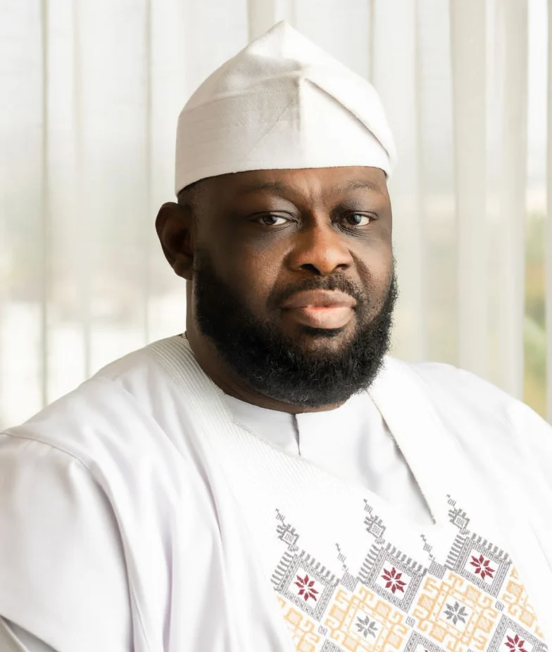 Hon. (Engr.) Olusola Olofin - Leadership Distinction Award